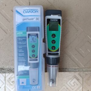 Hand-held pH meter